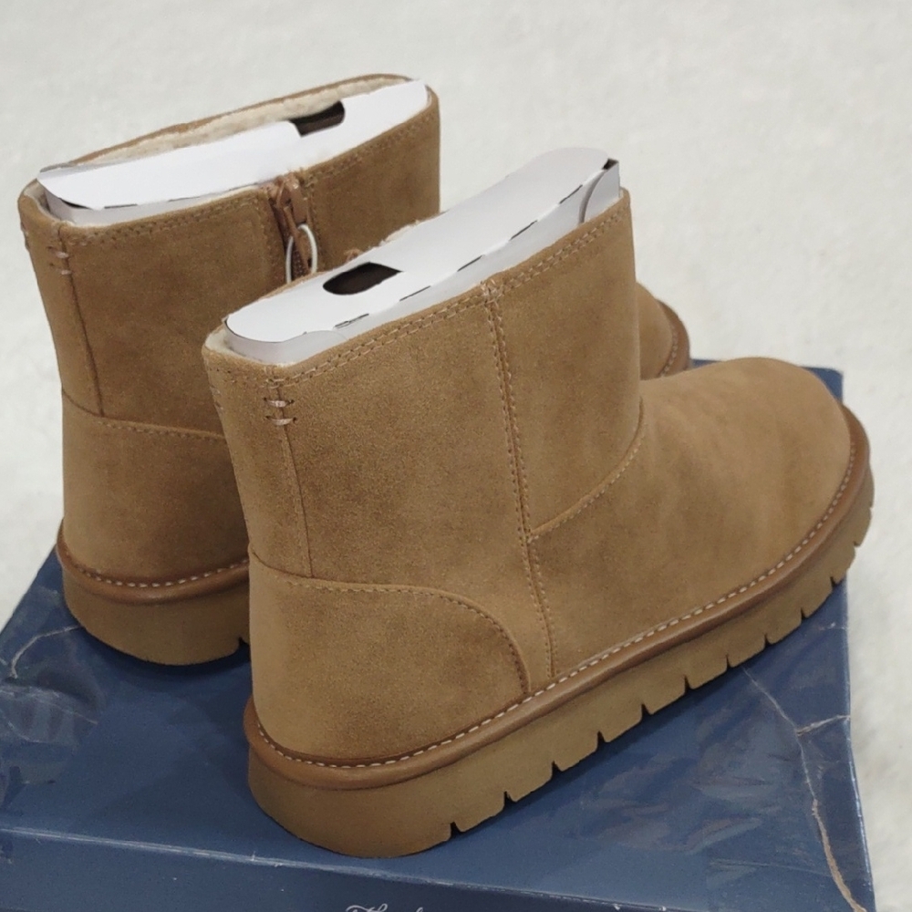 Universal Thread May Boots,Momory Foam, Size 9. - Picture 9 of 17